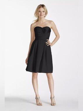 DAVID’S BRIDAL 6 LBD Short Strapless Satin Dress with Pockets in Black F17001